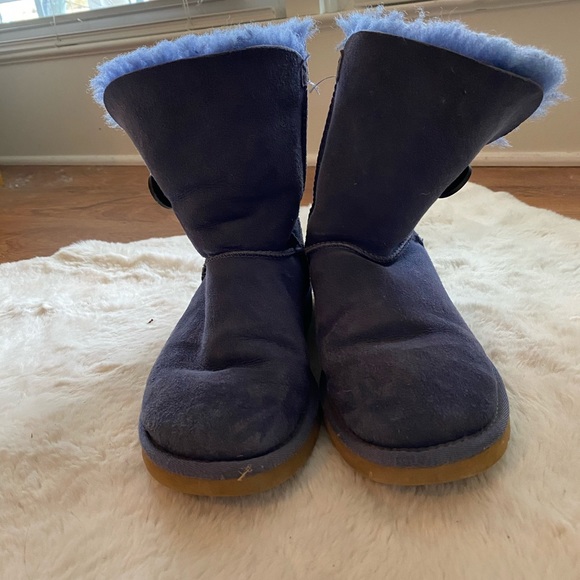 Uggs - Picture 2 of 3